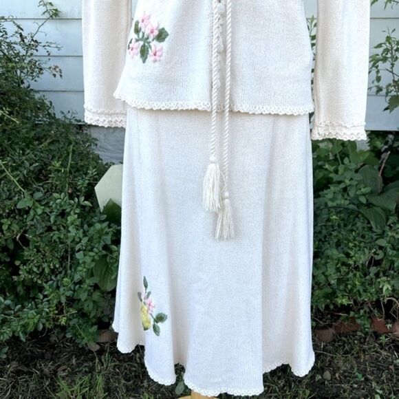 Vintage 1970’s Miss JoAnn Knitted Midi Skirt Set Embroidered Flowers Sz 14 - Picture 3 of 14